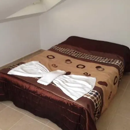 New Golden Gate 3* 페티예